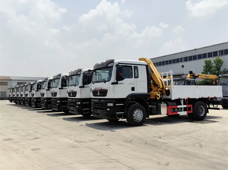 Mass delivery HOWO floding crane trucks
